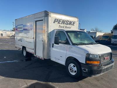 GMC G33903 Box Truck - 401HP, 6 Speed Automatic, Roll up Door