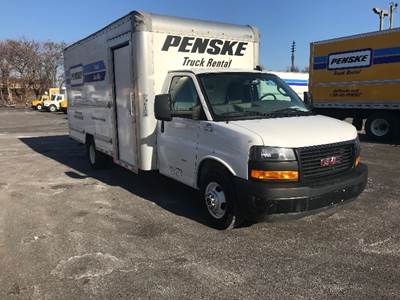 GMC G33903 Box Truck - 401HP, 6 Speed Automatic, Roll up Door