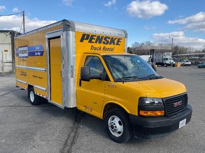 GMC G33903 Box Truck - 401HP, 6 Speed Automatic, Roll up Door