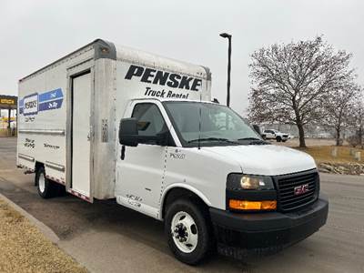 GMC G33903 Box Truck - 401HP, 6 Speed Automatic, Roll up Door