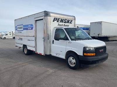GMC G33903 Box Truck - 401HP, 6 Speed Automatic, Roll up Door
