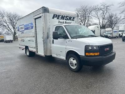 GMC G33903 Box Truck - 401HP, 6 Speed Automatic, Roll up Door