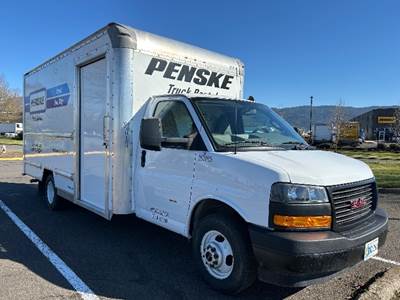 GMC G33903 Box Truck - 401HP, 6 Speed Automatic, Roll up Door