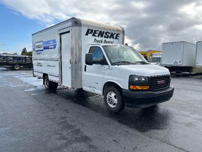 GMC G33903 Box Truck - 401HP, 6 Speed Automatic, Roll up Door