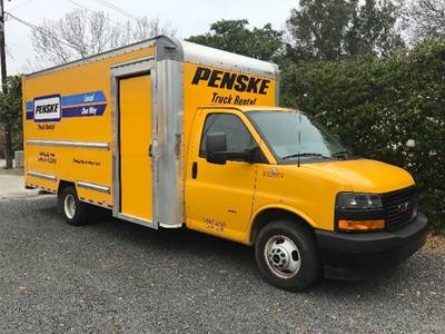 GMC G33903 Box Truck - 401HP, 6 Speed Automatic, Roll up Door