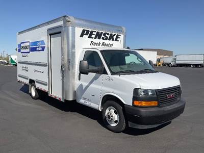 GMC G33903 Box Truck - 401HP, 6 Speed Automatic, Roll up Door