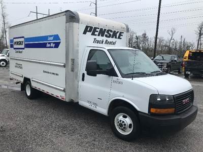 GMC G33903 Box Truck - 401HP, 6 Speed Automatic, Roll up Door