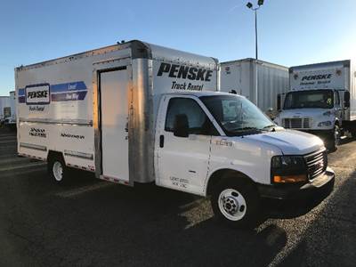 GMC G33903 Box Truck - 401HP, 6 Speed Automatic, Roll up Door