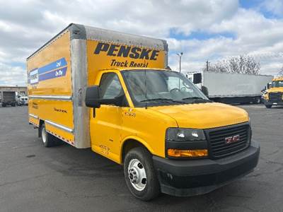 GMC G33903 Box Truck - 341HP, 6 Speed Automatic, Roll up Door