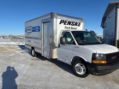 GMC G33903 Box Truck - 401HP, 6 Speed Automatic, Roll up Door