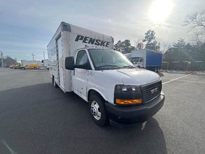GMC G33903 Box Truck - 401HP, 6 Speed Automatic, Roll up Door