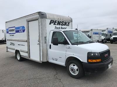 GMC G33903 Box Truck - 401HP, 6 Speed Automatic, Roll up Door