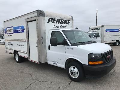 GMC G33903 Box Truck - 401HP, 6 Speed Automatic, Roll up Door