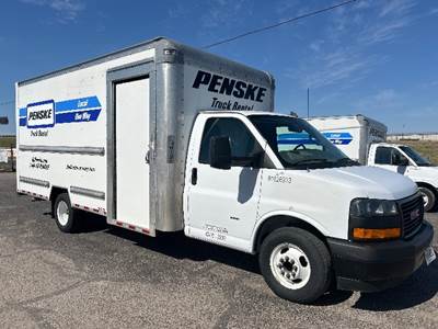 GMC G33903 Box Truck - 401HP, 6 Speed Automatic, Roll up Door