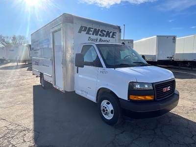 GMC G33903 Box Truck - 401HP, 6 Speed Automatic, Roll up Door