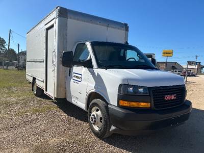 GMC G33903 Box Truck - 401HP, 6 Speed Automatic, Roll up Door