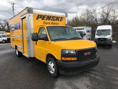 GMC G33903 Box Truck - 401HP, 6 Speed Automatic, Roll up Door