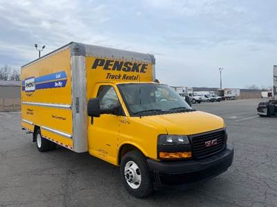 GMC G33903 Box Truck - 401HP, 6 Speed Automatic, Roll up Door