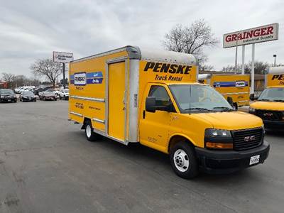 GMC G33903 Box Truck - 401HP, 6 Speed Automatic, Roll up Door