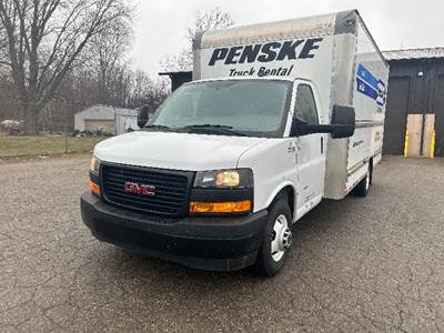 GMC G33903 Box Truck - 401HP, 6 Speed Automatic, Roll up Door