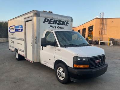 GMC G33903 Box Truck - 401HP, 6 Speed Automatic, Roll up Door