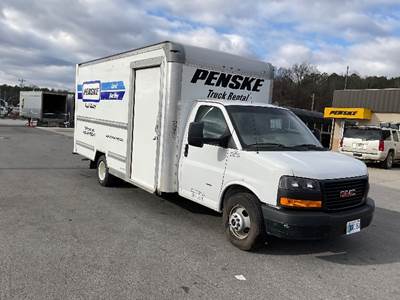 GMC G33903 Box Truck - 401HP, 6 Speed Automatic, Roll up Door