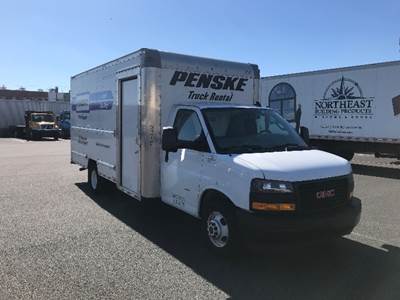 GMC G33903 Box Truck - 401HP, 6 Speed Automatic, Roll up Door