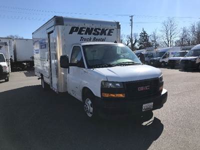 GMC G33903 Box Truck - 401HP, 6 Speed Automatic, Roll up Door