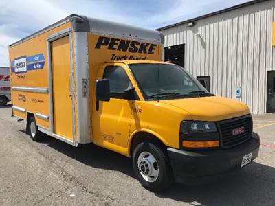 GMC G33903 Box Truck - 401HP, 6 Speed Automatic, Roll up Door