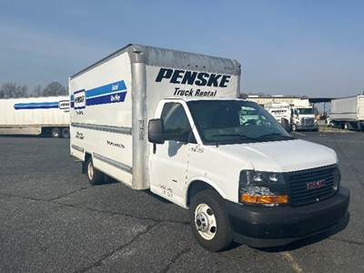 GMC G33903 Box Truck - 401HP, 6 Speed Automatic, Roll up Door