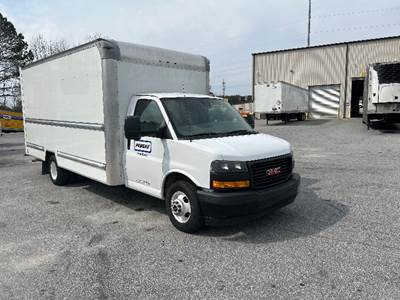 GMC G33903 Box Truck - 341HP, 6 Speed Automatic, Roll up Door