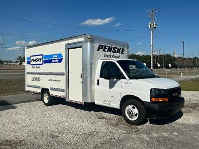 GMC G33903 Box Truck - 401HP, 6 Speed Automatic, Roll up Door