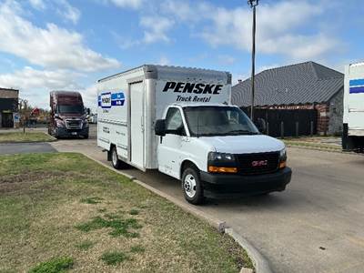 GMC G33903 Box Truck - 401HP, 6 Speed Automatic, Roll up Door