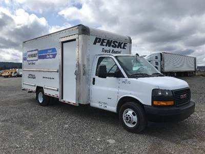 GMC G33903 Box Truck - 401HP, 6 Speed Automatic, Roll up Door