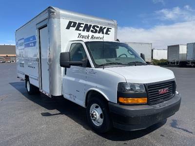 GMC G33903 Box Truck - 401HP, 6 Speed Automatic, Roll up Door