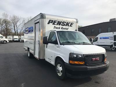 GMC G33903 Box Truck - 401HP, 6 Speed Automatic, Roll up Door