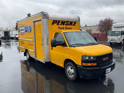 GMC G33903 Box Truck - 401HP, 6 Speed Automatic, Roll up Door