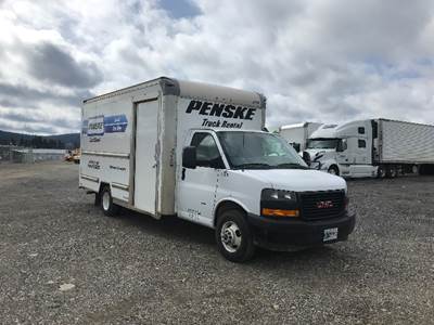 GMC G33903 Box Truck - 401HP, 6 Speed Automatic, Roll up Door