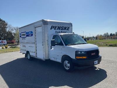 GMC G33903 Box Truck - 401HP, 6 Speed Automatic, Roll up Door