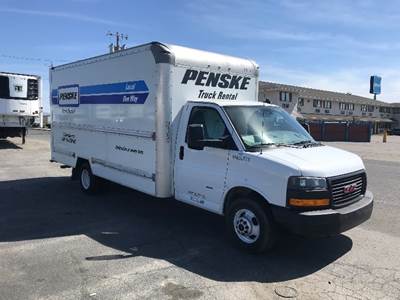 GMC G33903 Box Truck - 401HP, 6 Speed Automatic, Roll up Door