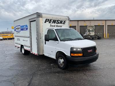 GMC G33903 Box Truck - 401HP, 6 Speed Automatic, Roll up Door