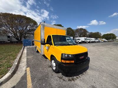 GMC G33903 Box Truck - 401HP, 6 Speed Automatic, Roll up Door