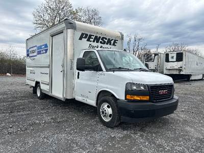 GMC G33903 Box Truck - 401HP, 6 Speed Automatic, Roll up Door