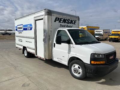 GMC G33903 Box Truck - 401HP, 6 Speed Automatic, Roll up Door