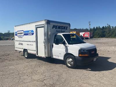 GMC G33903 Box Truck - 401HP, 6 Speed Automatic, Roll up Door