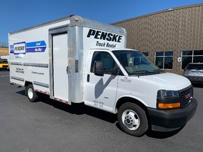 GMC G33903 Box Truck - 401HP, 6 Speed Automatic, Roll up Door