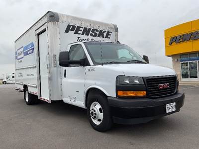 GMC G33903 Box Truck - 401HP, 6 Speed Automatic, Roll up Door