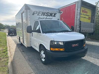 GMC G33903 Box Truck - 401HP, 6 Speed Automatic, Roll up Door