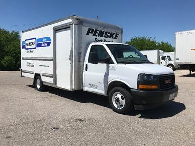 GMC G33903 Box Truck - 401HP, 6 Speed Automatic, Roll up Door