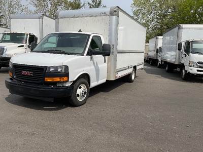 GMC G33903 Box Truck - 401HP, 6 Speed Automatic, Roll up Door